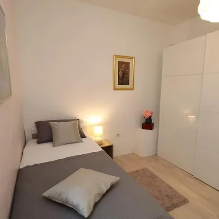 Comfort & Bright 3 Bedroom *