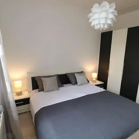 Comfort & Bright 3 Bedroom *