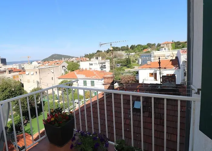 Comfort & Bright 3 Bedroom * Split