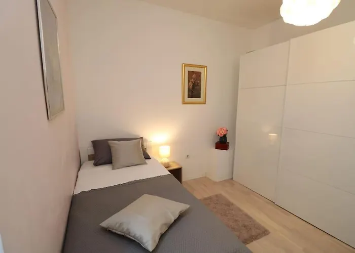 Comfort & Bright 3 Bedroom *